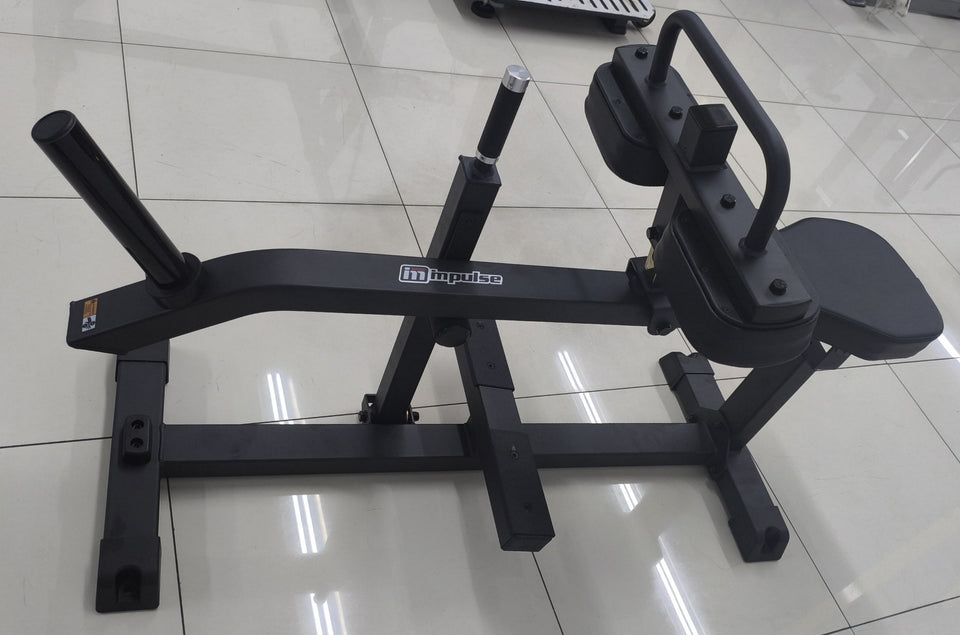 elevacion_de_pantorrilla_sentado_impulse_ifp1623_mma_equipamientos_costa_rica_perspectiva_real