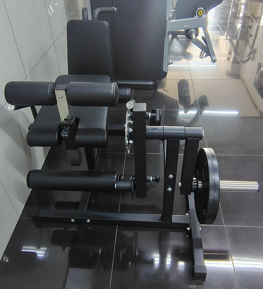 maquina_piernas_3_en_1_extension_flexion_mma_equipamientos_costa_rica_frontal_real